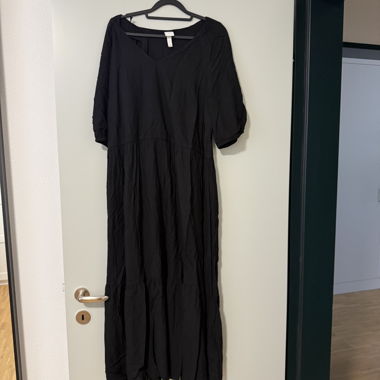 Black midi dress