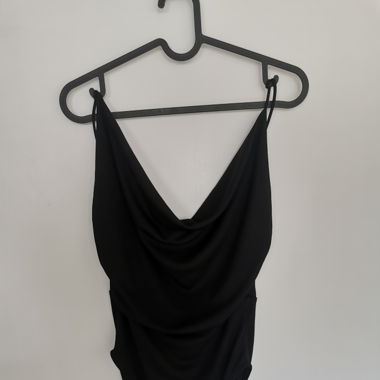 Body mit freiem Rücken