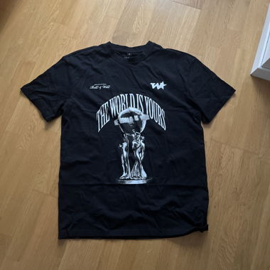 Schwarzes Graphic Mr Tee T-shirt 