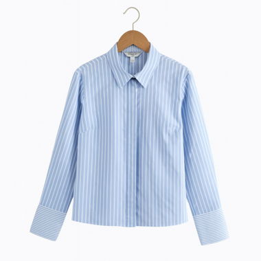 Chemise bleu clair à rayures