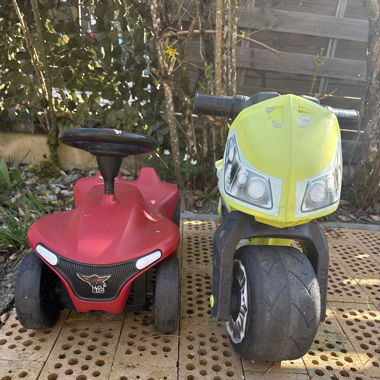 Mini moto et voiture 