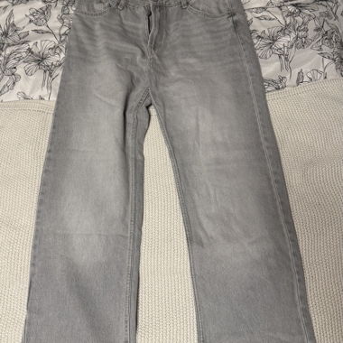 Straight-leg jeans