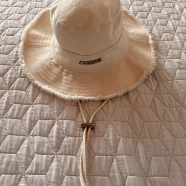 Authentic Jacquemus Bob