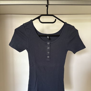 T-Shirt bleu foncé