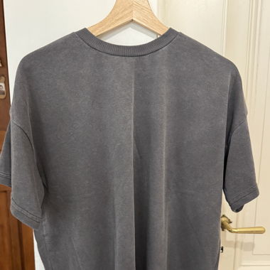 T-shirt gris anthracite neuf 