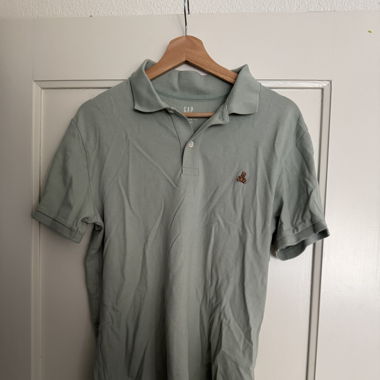 GAP - light green shirt