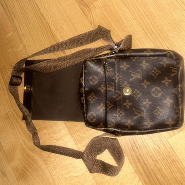 Louis Vuitton Umhängetasche