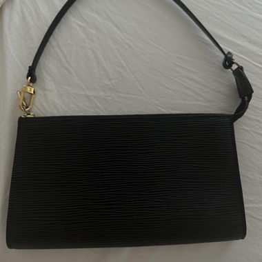 Louis Vuitton Pouchette Epi Black
