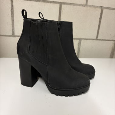Black ankle boots size 39