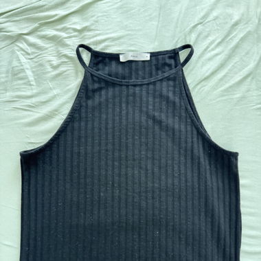 schwarzes Crop top