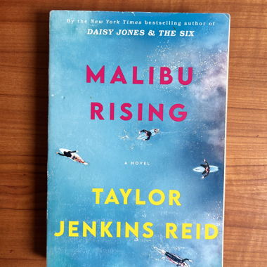 Malibu Rising — Book by Taylor Jenkins Reid