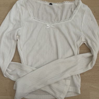 Longsleeve bianco a coste con pizzo