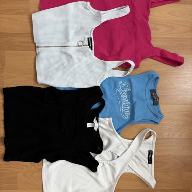 Lot de tops sans manches