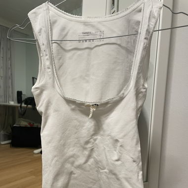 Dindrl Shapeshirt mit Schleife, von Triumph