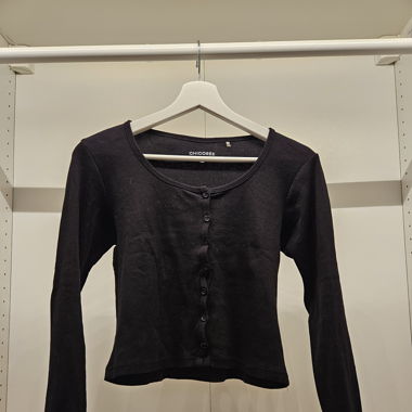 Dünner Knopfpullover