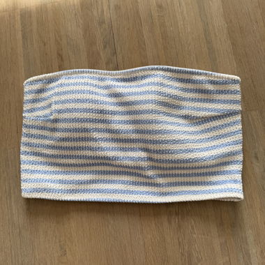 Bandeau bikini top striped