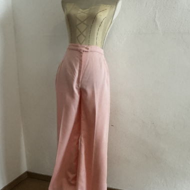 Rosa Hose, Charles Damas