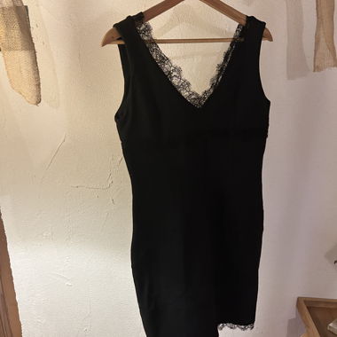 Black Sleeveless Lace Dress