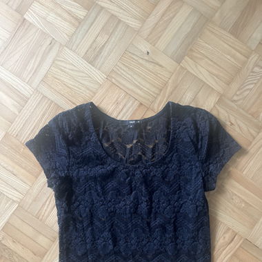 Schwarzes Crop Top