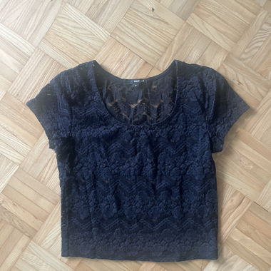 Schwarzes Crop Top