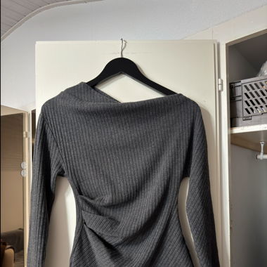 Pull asymétrique 