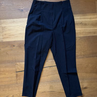 Pantalon à rayures d’aiguilles bleu foncé