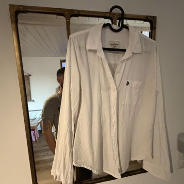 Abercrombie & Fitch White Shirt