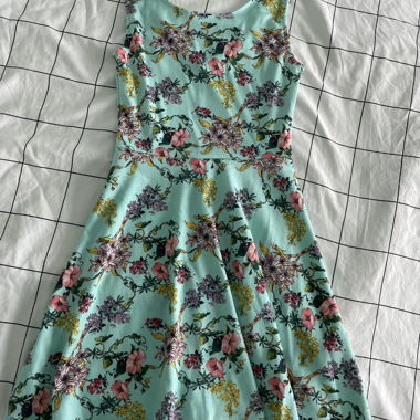 süsses blumenkleid