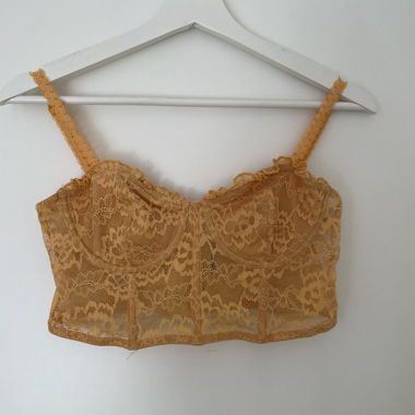 Haut court en dentelle NA-KD, taille 38