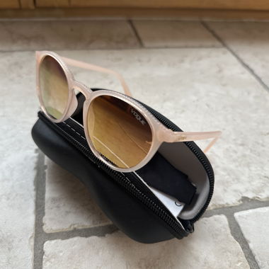Occhiali da sole Vogue con astuccio