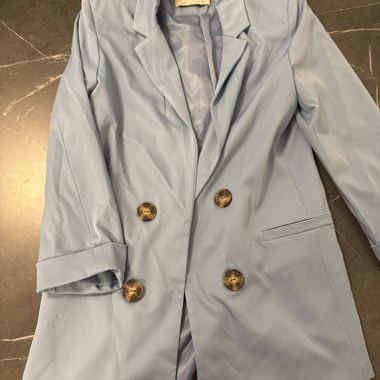 Blazer blu molto bello e comodo, taglia S con spalline, tasche applicate