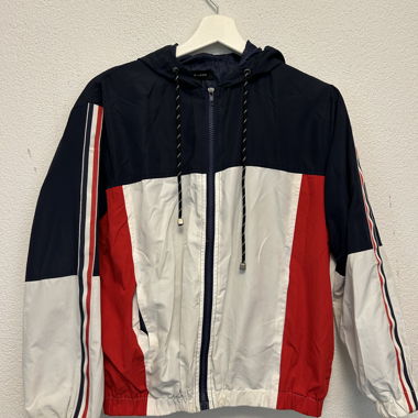 Veste légère coupe-vent avec capuche