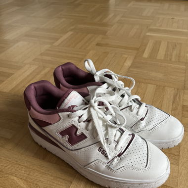 burgundy new balance 550, size 40