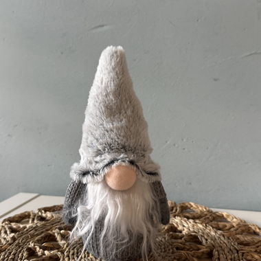 Nain décoratif avec bonnet gris