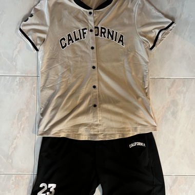 T-shirt e short CALIFORNIA beige/nero