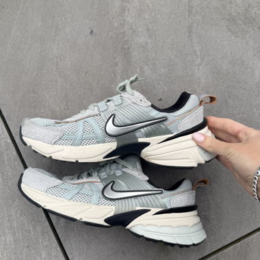Nike Sneaker hellgrün EU Grösse 39