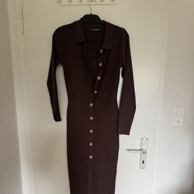 Pretty little thing robe longue