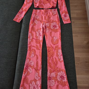 Completo coordinato floreale rosa