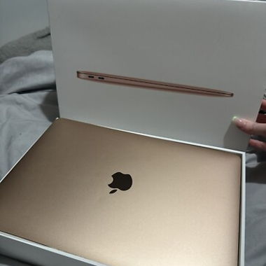 MacBook Air 13" 2019 roségold