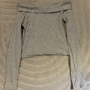 Off-shoulder grey