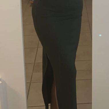 Jupe/robe en vert avec fente sur le côté