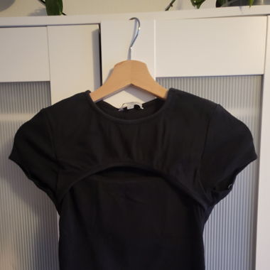 Top with keyhole