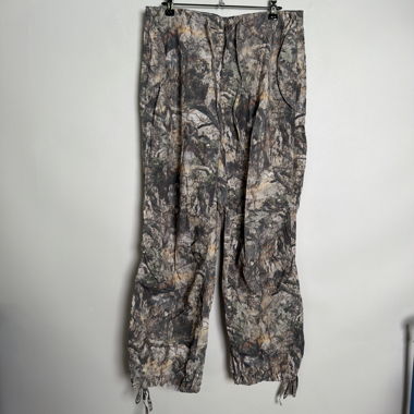 Pantaloni cargo camo PULL&BEAR