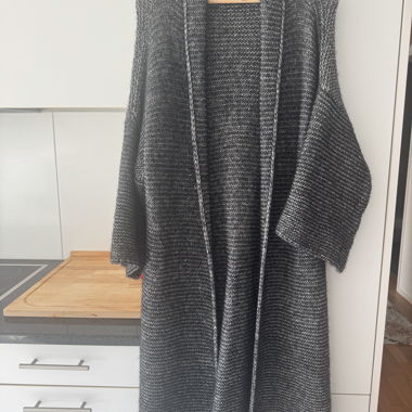 Langer grauer Strick-Cardigan Oversized-Mantel