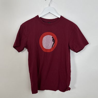 Bordeauxfarbenes Grafik-T-Shirt