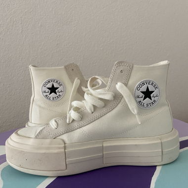 Chuck Taylor All Star Modern Lift Canvas Hi 