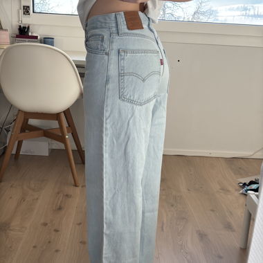 Hellblaue Levis Jeans (Gr. 26)