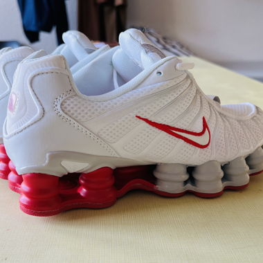Nike Shox – Modern Style & Maximum Comfort