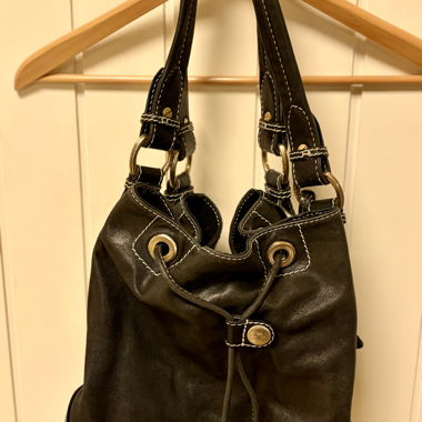 Borsa secchiello in pelle nera Lancel