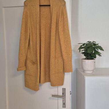 Cardigan couleur moutarde